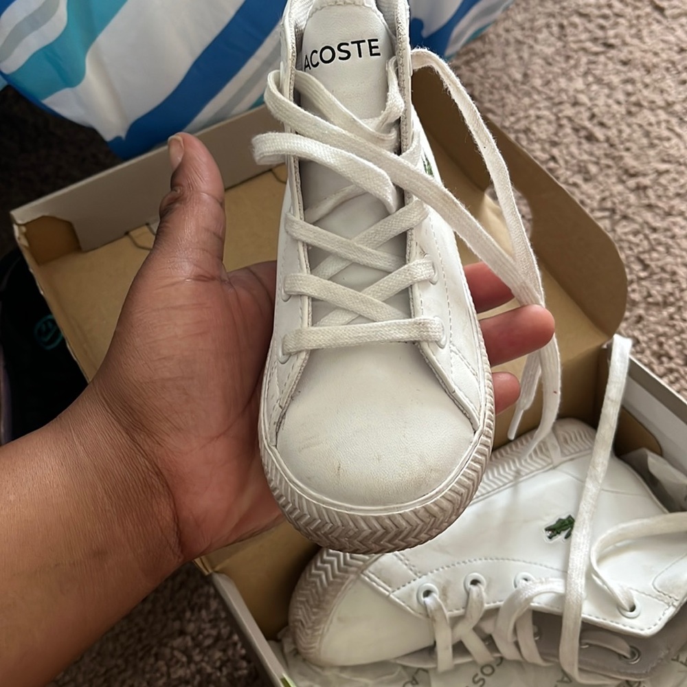 USED GRIPSHOT WHITE LACOSTE SNEAKERS . (High top)